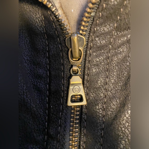 Danier leather jacket with fur collar trim - Picture 5 of 9